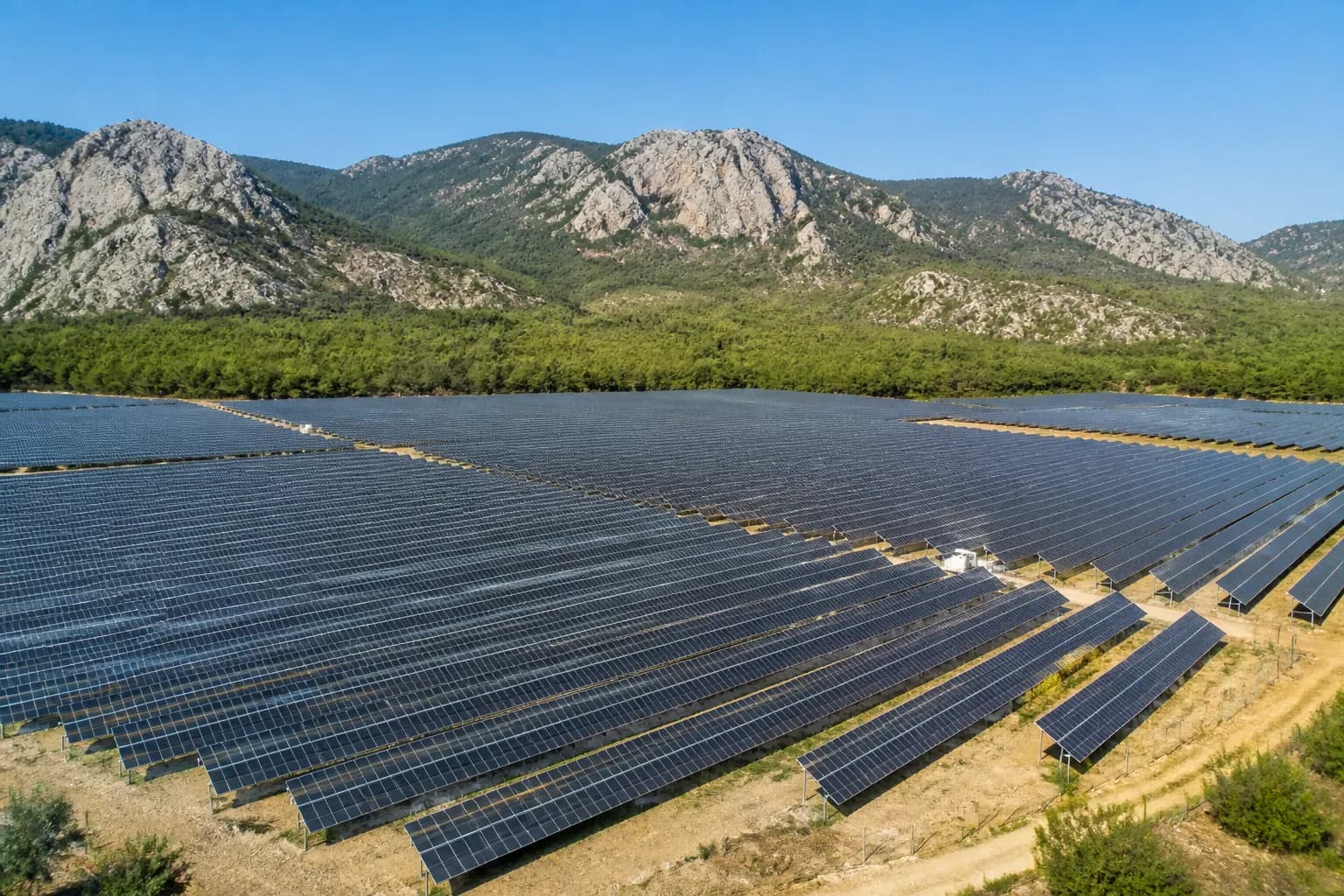 Antalya'da 12 MW Arazi GES Devreye Alındı